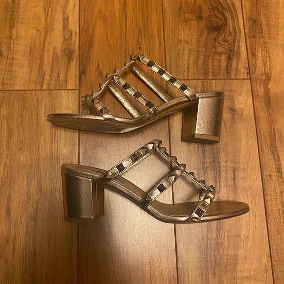 Valentino Rockstud Metallic Calfskin Leather Slide Sandals with Block Heel - Picture 15 of 16